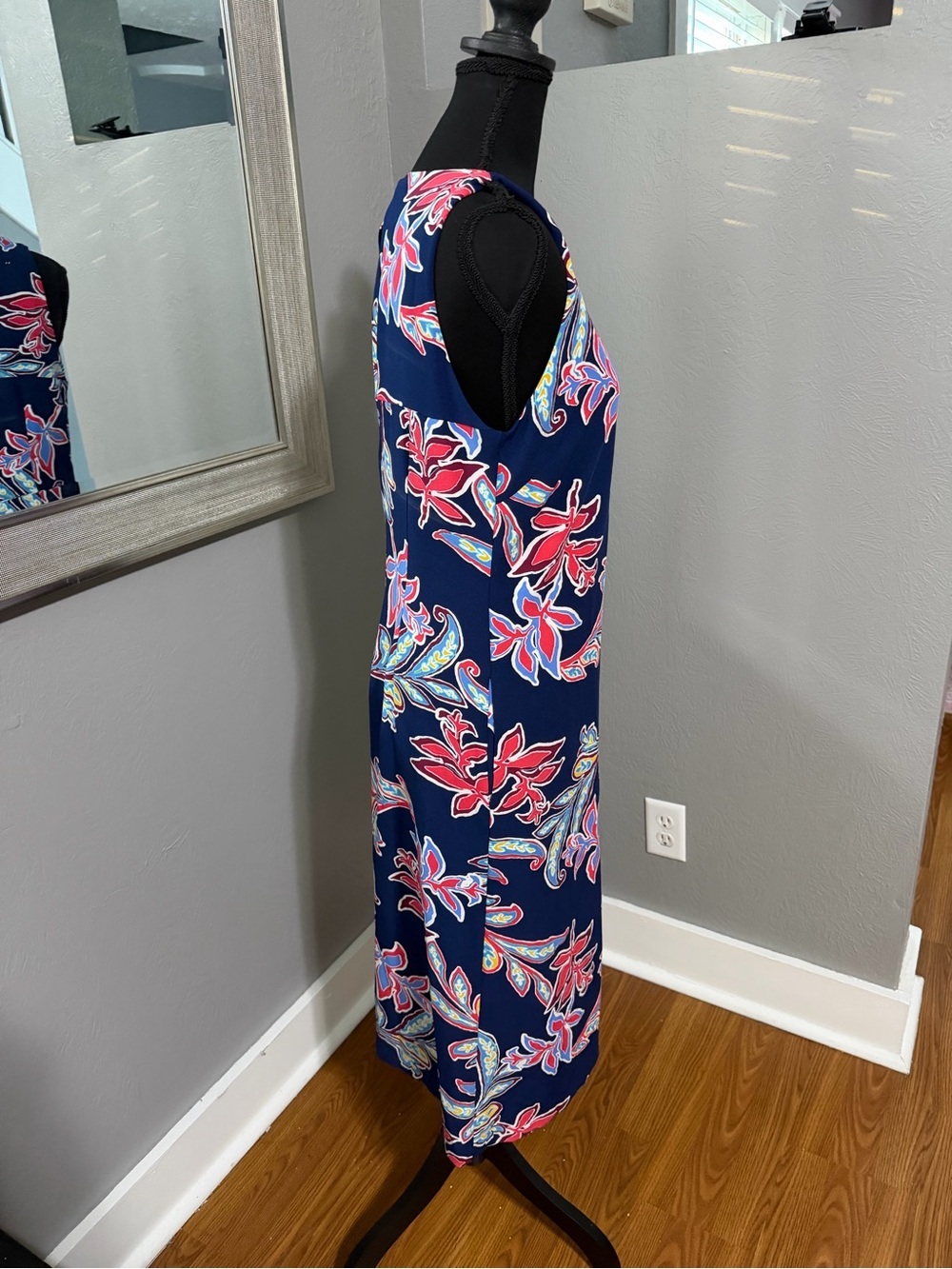 NWT Laundry by Shelli Segal tropical v-neck floral print romper jumpsuit size 4. - Picture 5 of 7
